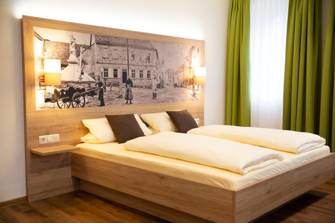 Der Patrizierhof - Weingut Gasthof Hotel - Familie Grebner Grosslangheim Εξωτερικό φωτογραφία