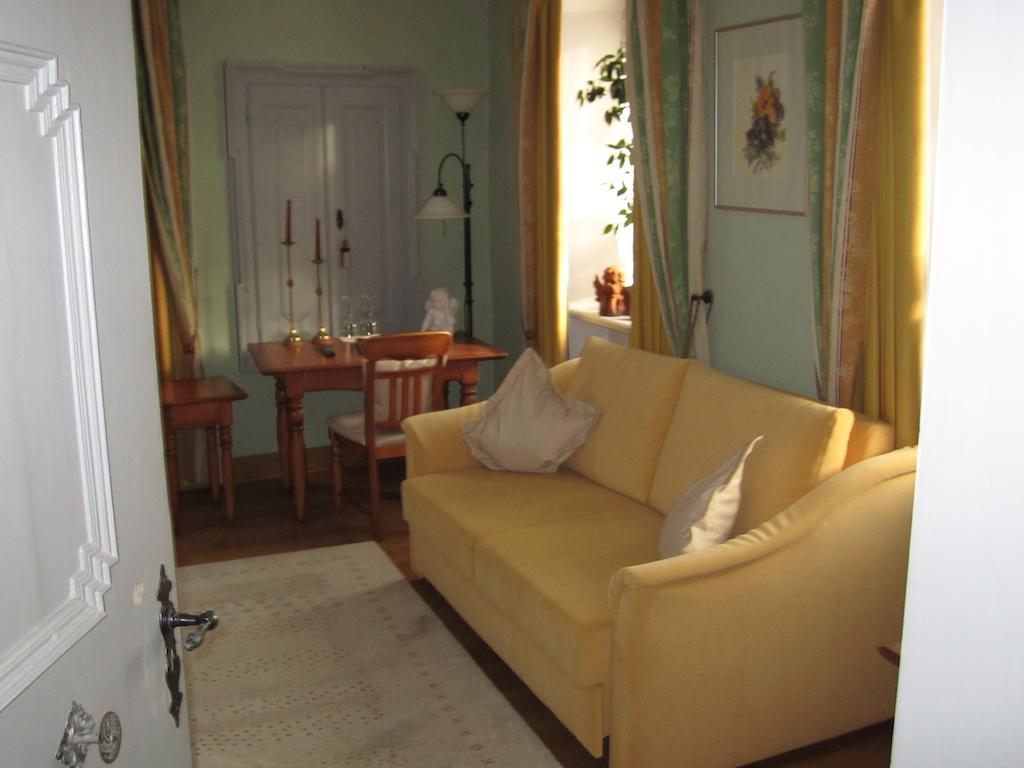 Der Patrizierhof - Weingut Gasthof Hotel - Familie Grebner Grosslangheim Δωμάτιο φωτογραφία